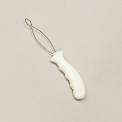 Abrochabotones con mango anatómico