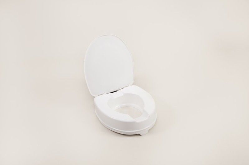 Elevador de inodoro con tapa able2. Altura 10 cm.