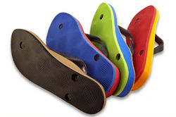 Hawaianas, con la base de ellas con Plantillas Personalizadas a su medida con estudio de la pisada y la marcha.