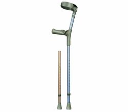 Muleta regulable con puño anatómico y codera abatible. Marrón metálico