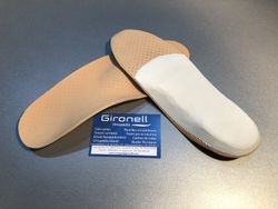 Plantillas de EVA,etilvinilacatato, personalizadas a su medida con estudio de la pisada y la marcha.