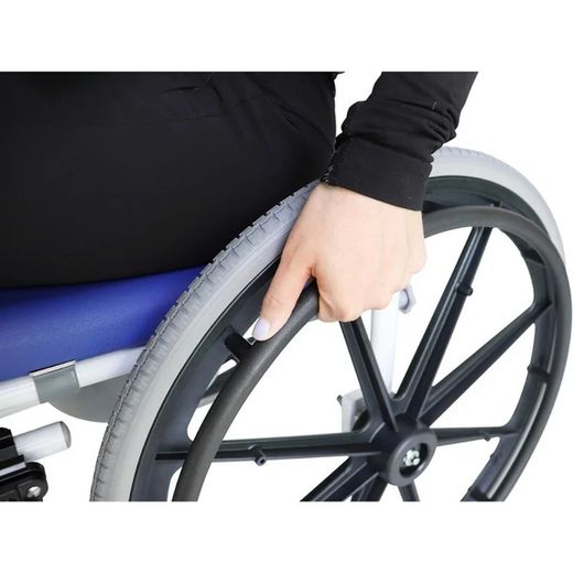 Silla de Ruedas para Ducha Autopropulsable con Inodoro de kmina