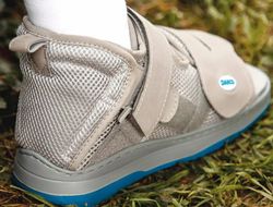 Zapato alto de descarga postquirúrgico Relief Dual Plus Darco