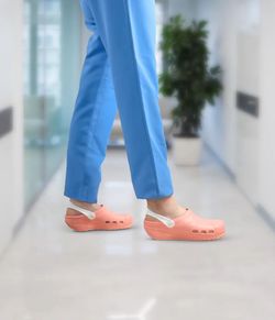 Zueco sanitario Kinetic de feliz caminar