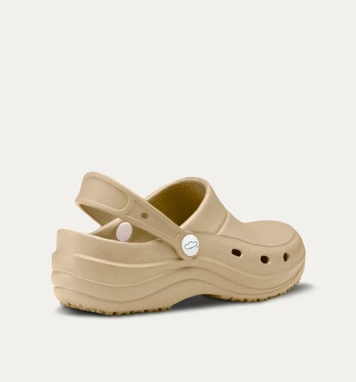 Zuecos  sanitarios de Eva Sirocos de Feliz Caminar